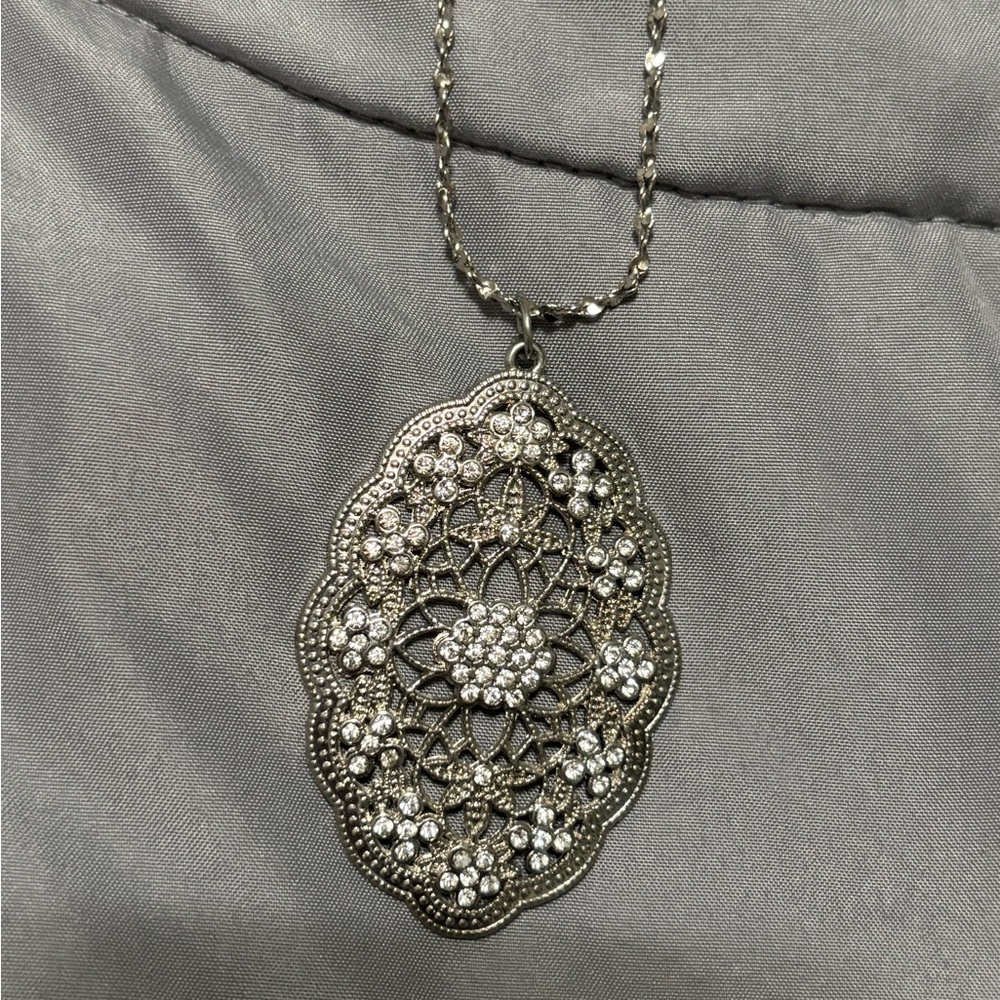 Elegant Silver Costume Pendant Necklace